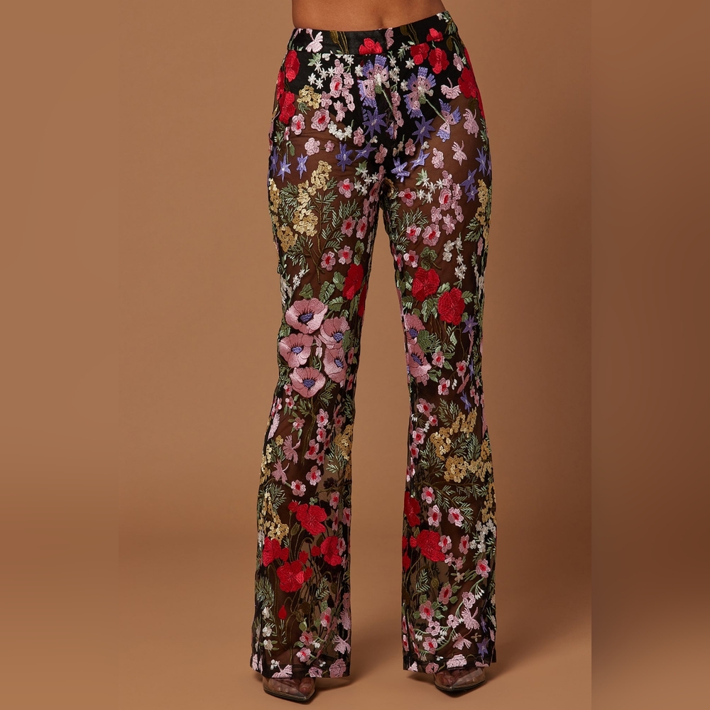 Fashion Nova embroidered lace jackets and pant set - Picture 5 of 9